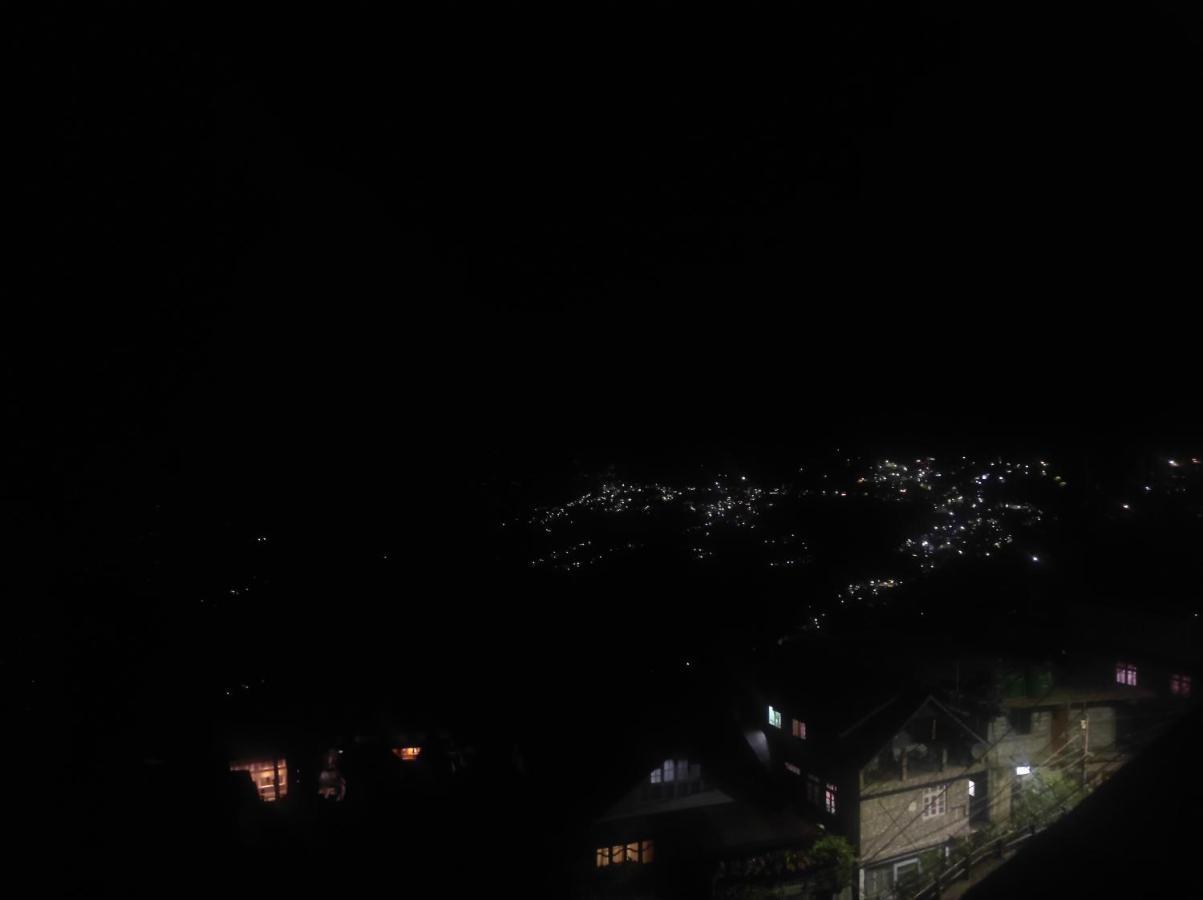 Wind Home Darjeeling- Budget Hotel Near Mall Darjeeling  Bagian luar foto