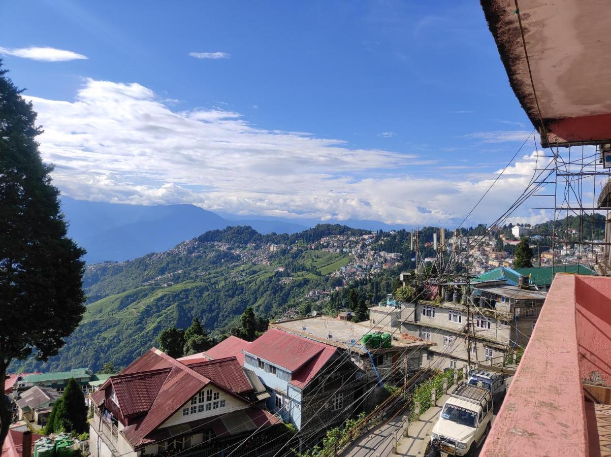 Wind Home Darjeeling- Budget Hotel Near Mall Darjeeling  Bagian luar foto