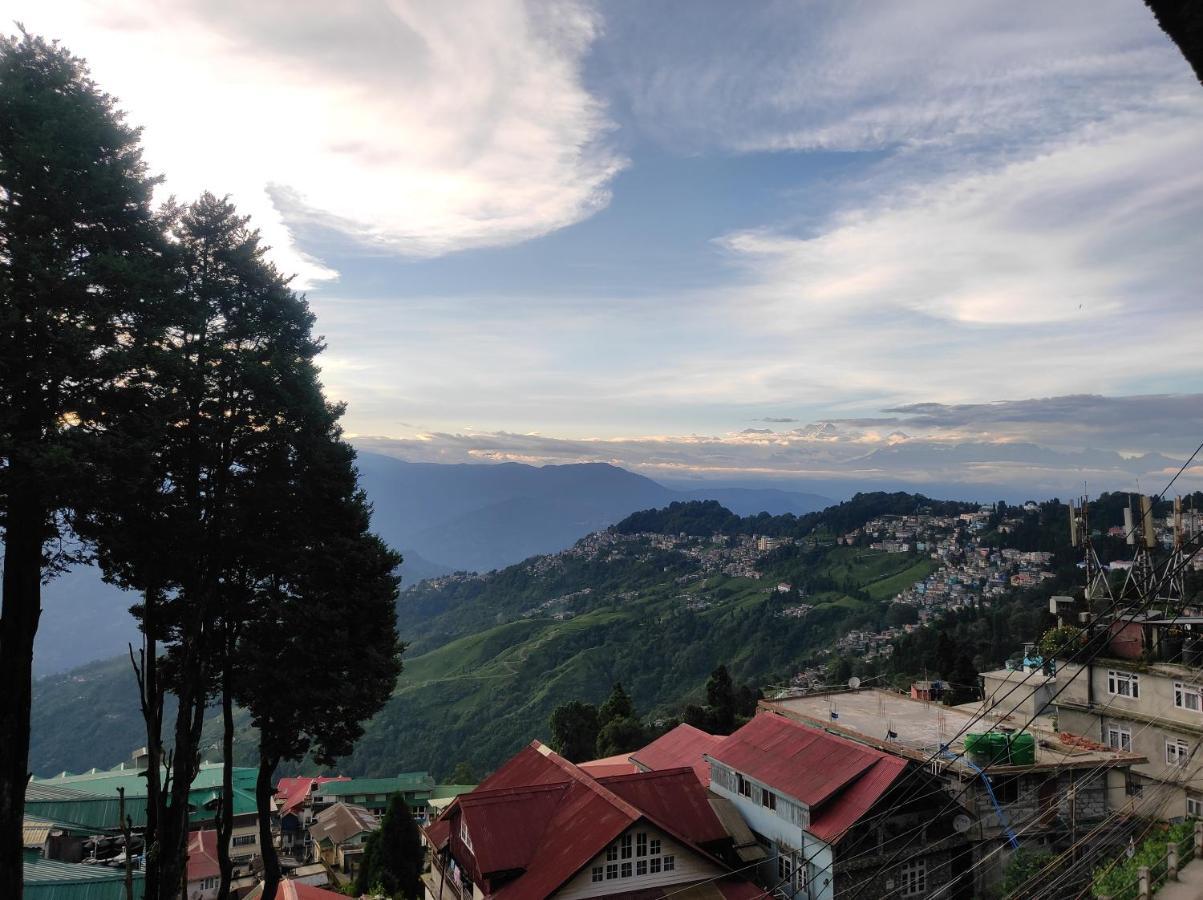Wind Home Darjeeling- Budget Hotel Near Mall Darjeeling  Bagian luar foto