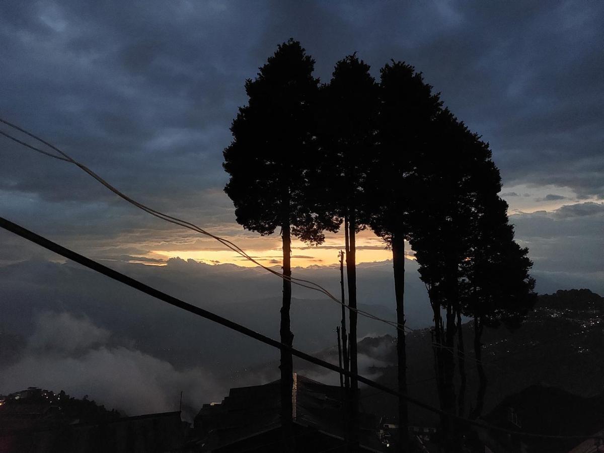 Wind Home Darjeeling- Budget Hotel Near Mall Darjeeling  Bagian luar foto